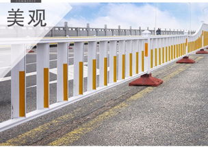市政护栏价格详解 每米成本与选购指南